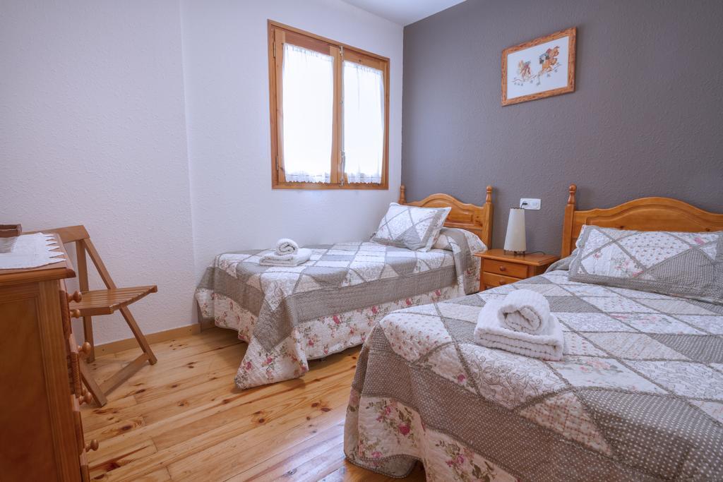 La Ginesta 2, Apartaments De Muntanya Estación Szoba fotó
